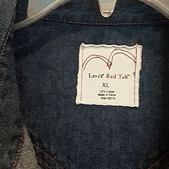 Levi's red tag denim shirt/jacket - Picture 2 of 3